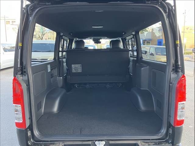 TOYOTA HIACE VAN 2WD 2025 Image 31