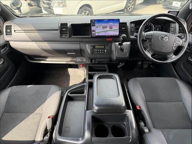 TOYOTA HIACE VAN 4WD 2021 Image 31