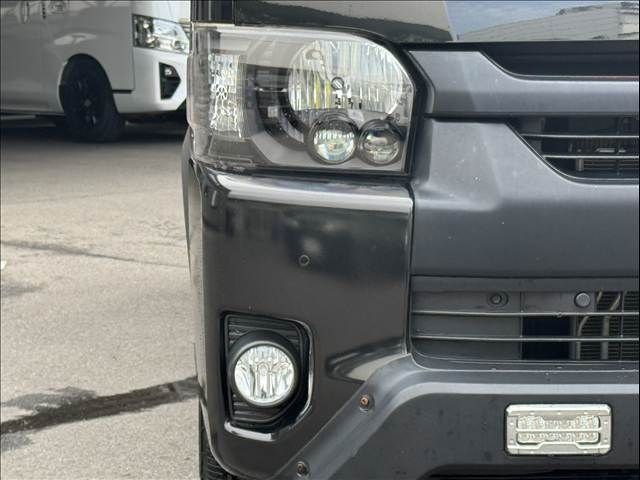 TOYOTA HIACE VAN 4WD 2021 Image 31