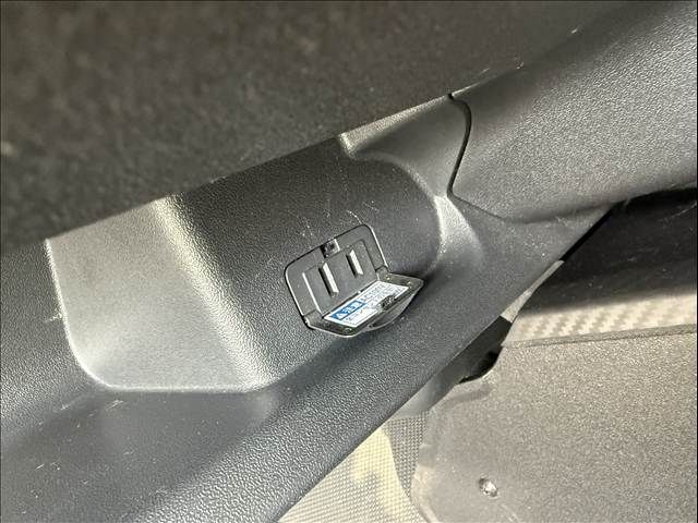 TOYOTA HIACE VAN 4WD 2021 Image 31