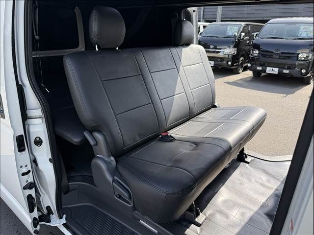 TOYOTA HIACE VAN 2WD 2021 Image 31