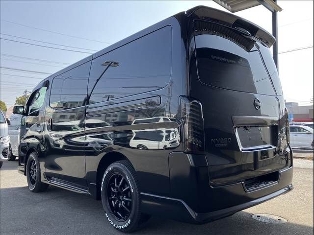 NISSAN NV350 CARAVAN 2017 Image 31