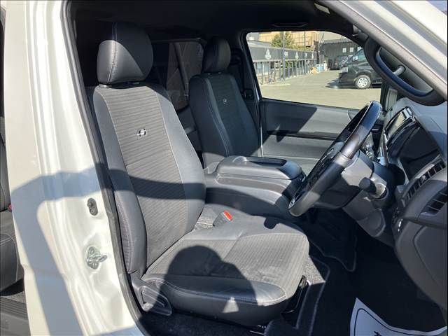 TOYOTA HIACE VAN 2WD 2025 Image 31