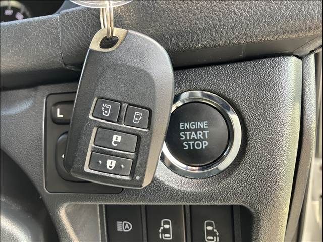 TOYOTA HIACE VAN 2WD 2025 Image 31