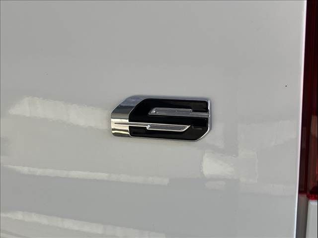 TOYOTA HIACE VAN 2WD 2025 Image 31