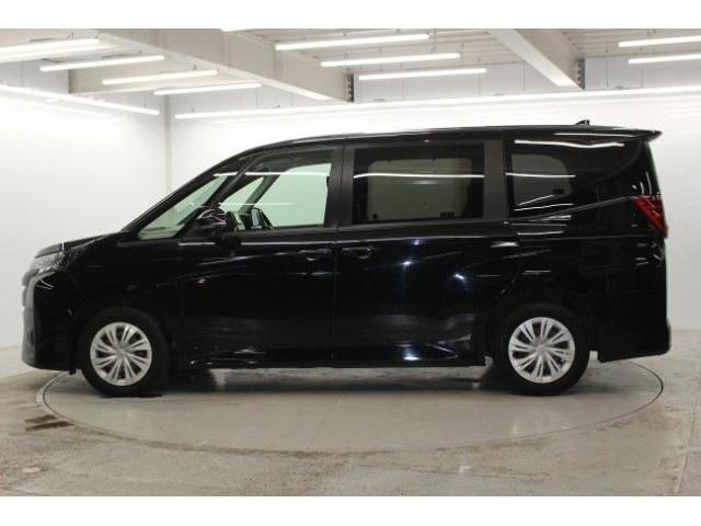 TOYOTA NOAH 2022 Image 31