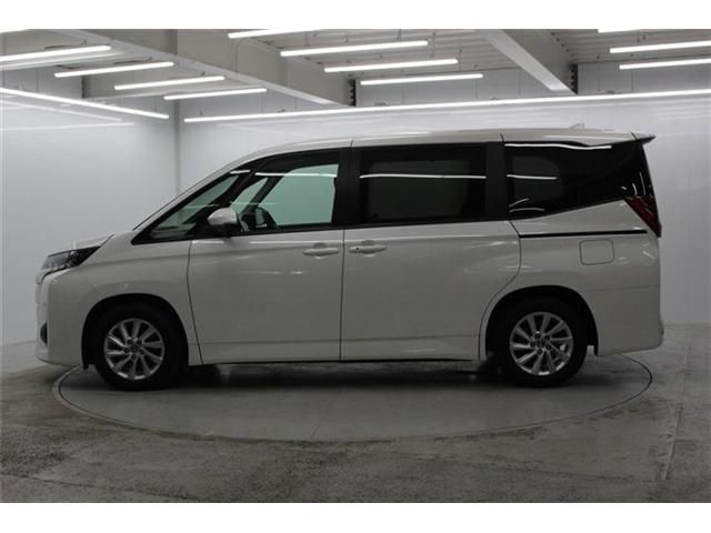 TOYOTA NOAH 2022 Image 31
