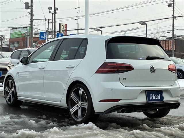 VOLKSWAGEN GOLF R 2017 Image 31