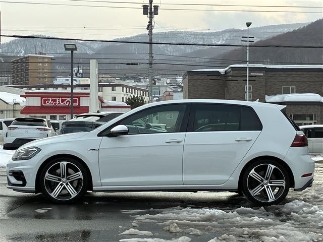 VOLKSWAGEN GOLF R 2017 Image 31