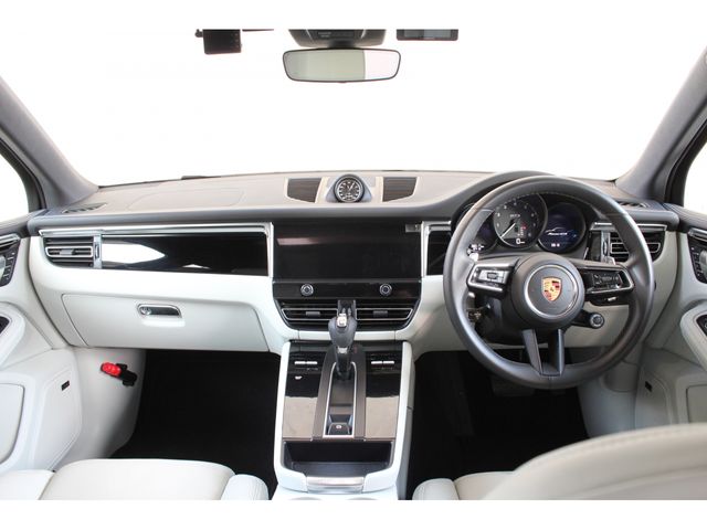 PORSCHE MACAN 2022 Image 31