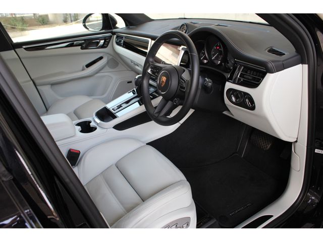 PORSCHE MACAN 2022 Image 31
