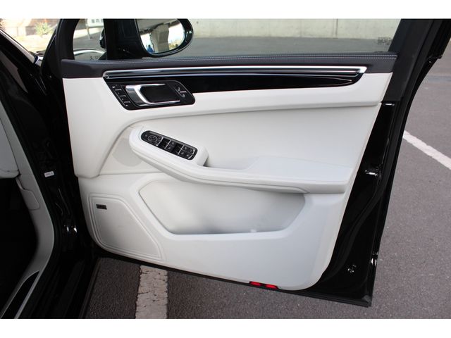 PORSCHE MACAN 2022 Image 31
