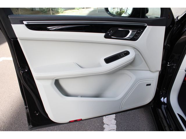 PORSCHE MACAN 2022 Image 31