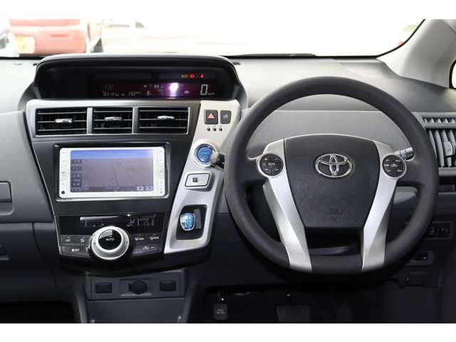 TOYOTA PRIUS ALPHA 2012 Image 31