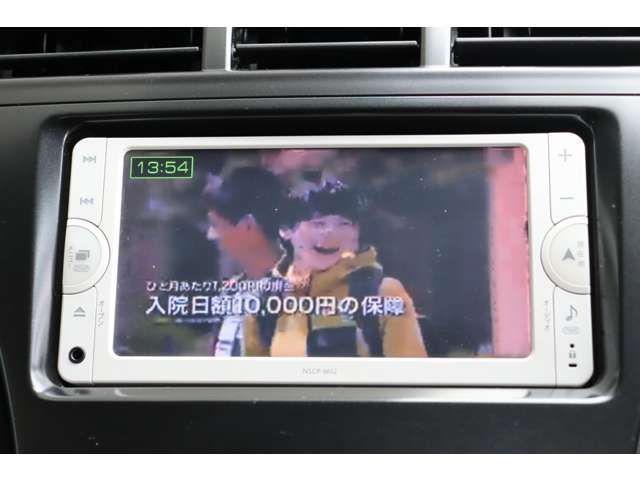 TOYOTA PRIUS ALPHA 2012 Image 31