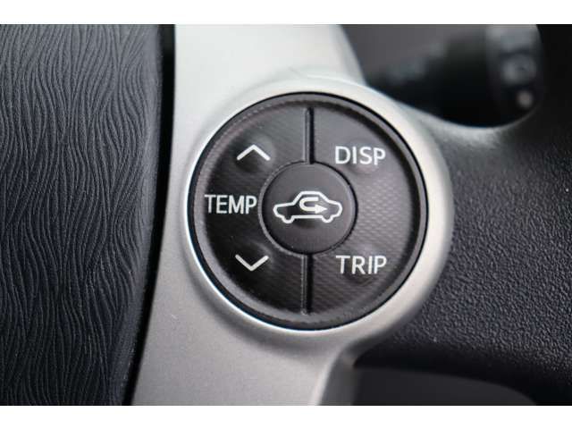 TOYOTA PRIUS ALPHA 2012 Image 31