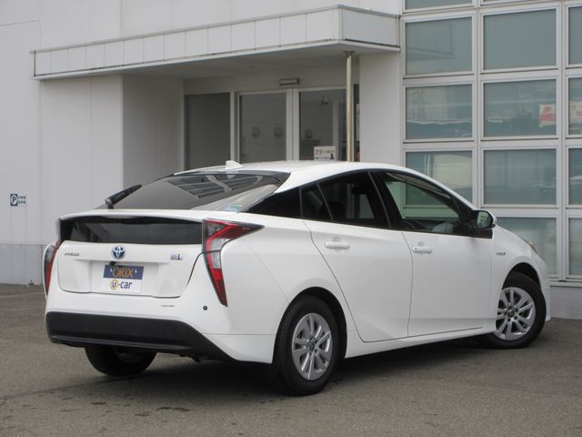 TOYOTA PRIUS 2017 Image 31