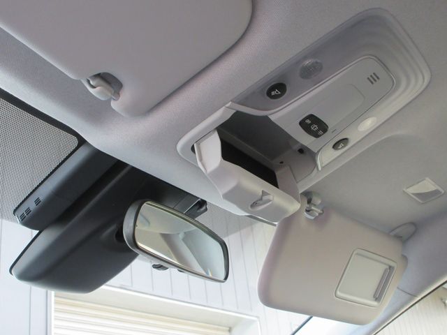 TOYOTA PRIUS 2017 Image 31