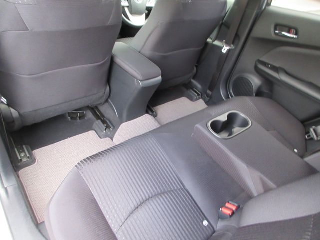 TOYOTA PRIUS 2017 Image 31