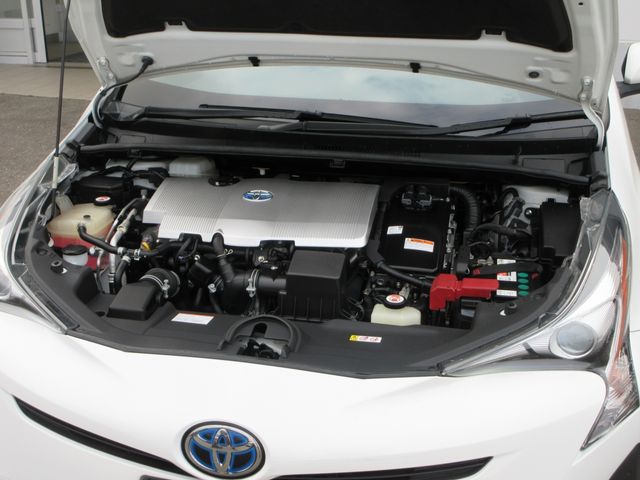 TOYOTA PRIUS 2017 Image 31