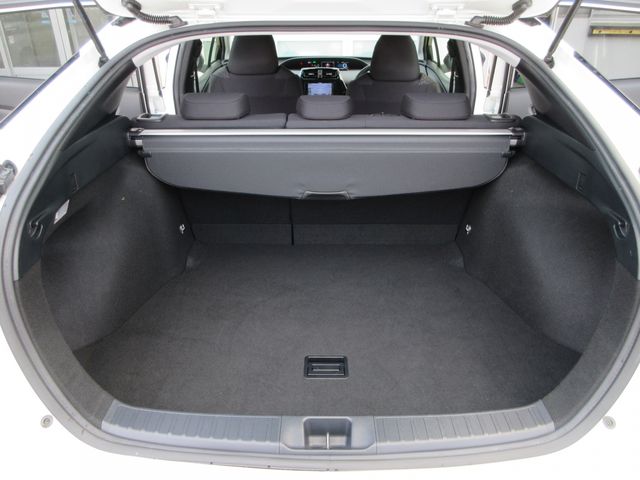 TOYOTA PRIUS 2017 Image 31