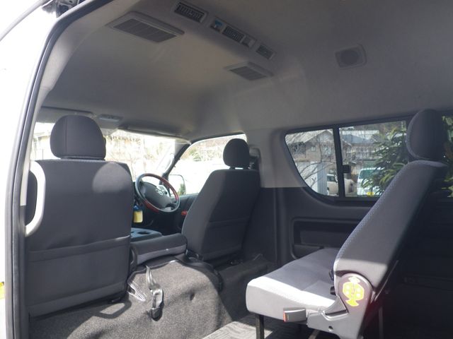 TOYOTA HIACE COMMUTER 2011 Image 31