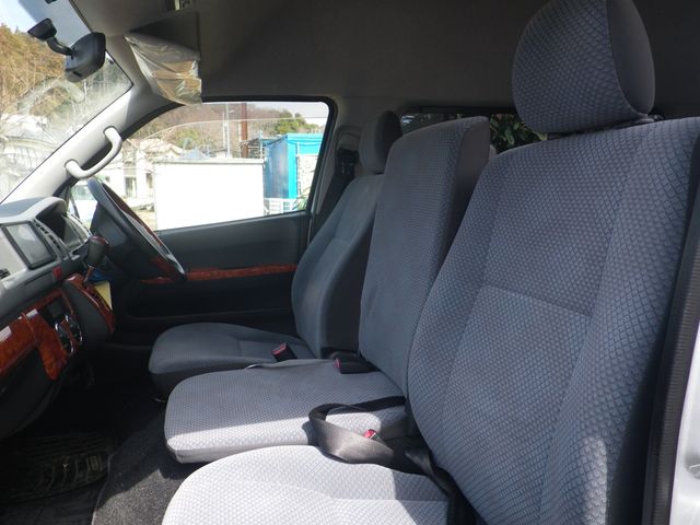 TOYOTA HIACE COMMUTER 2011 Image 31