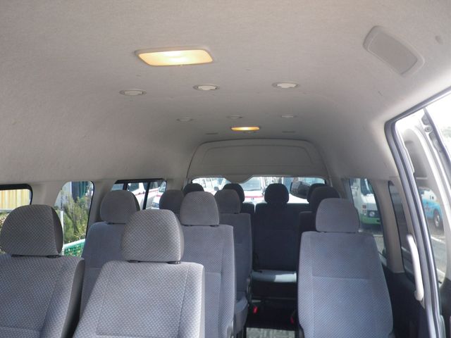 TOYOTA HIACE COMMUTER 2011 Image 31