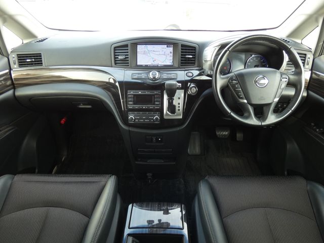 NISSAN ELGRAND 2017 Image 31