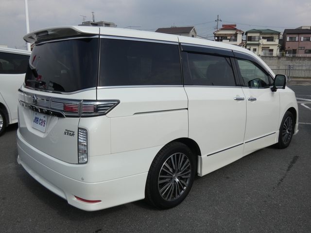 NISSAN ELGRAND 2017 Image 31