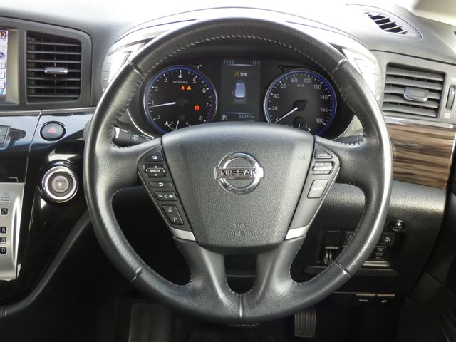 NISSAN ELGRAND 2017 Image 31