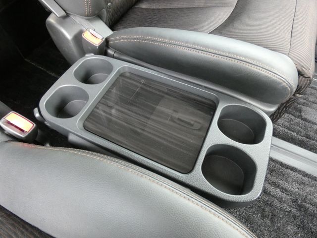 NISSAN ELGRAND 2017 Image 31