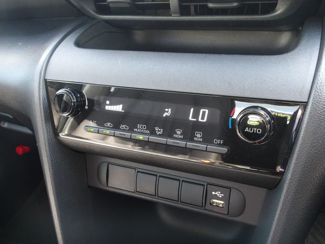 TOYOTA YARIS CROSS HYBRID 2023 Image 31