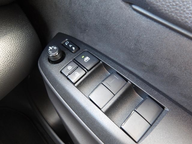 TOYOTA YARIS CROSS HYBRID 2023 Image 31