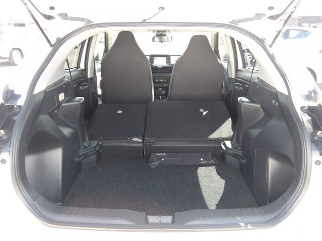 TOYOTA YARIS CROSS HYBRID 2023 Image 31