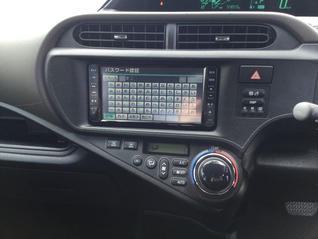 TOYOTA AQUA 2012 Image 31