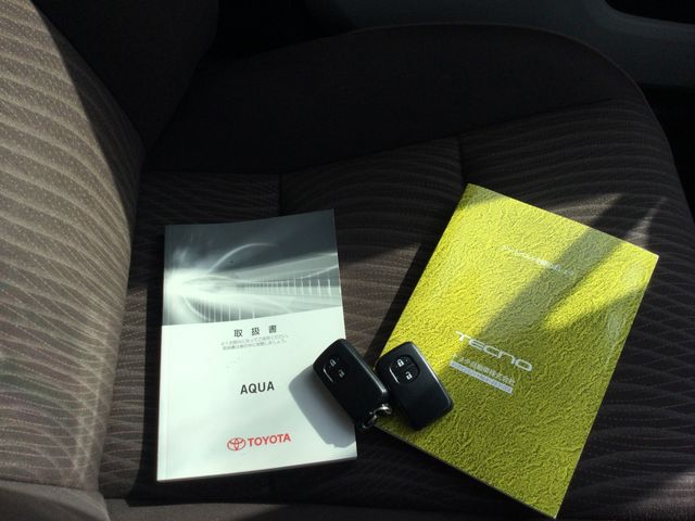 TOYOTA AQUA 2012 Image 31