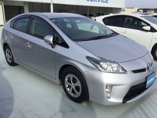 TOYOTA PRIUS 2013 Image 31