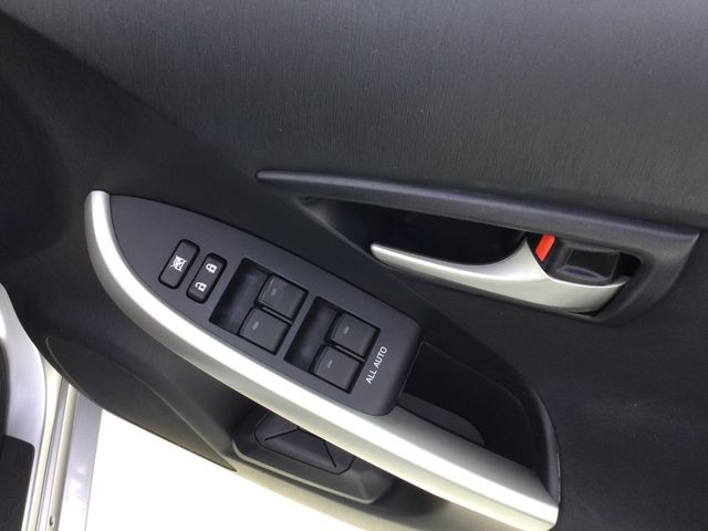 TOYOTA PRIUS 2013 Image 31