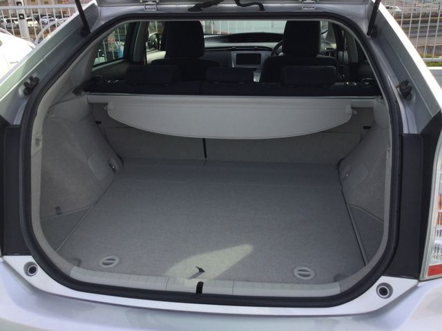 TOYOTA PRIUS 2013 Image 31