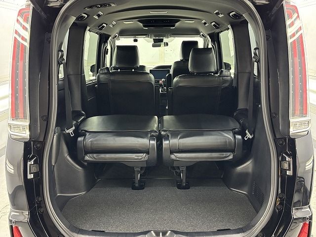 TOYOTA NOAH 4WD 2018 Image 31