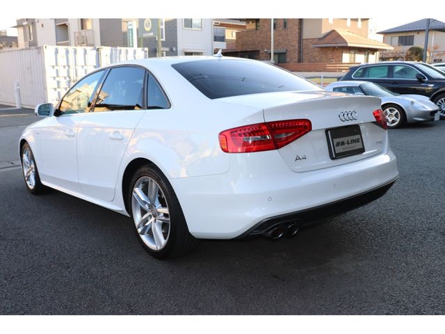 AUDI A4 2014 Image 31