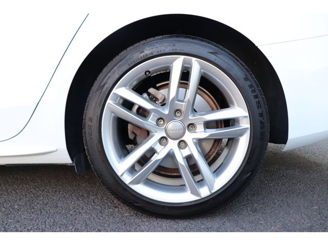 AUDI A4 2014 Image 31