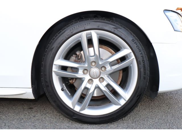 AUDI A4 2014 Image 31