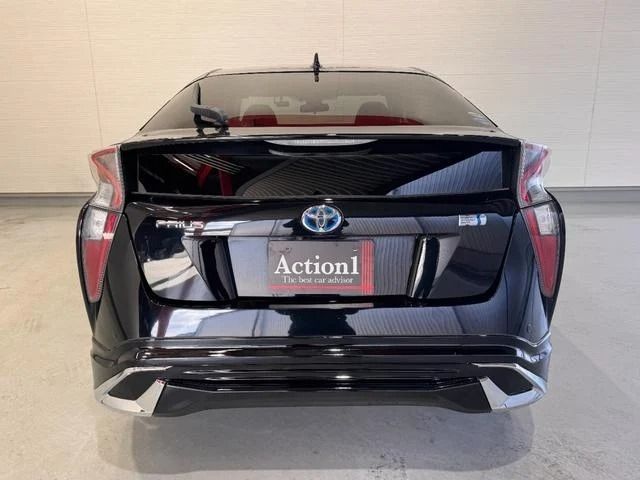 TOYOTA PRIUS 2017 Image 31