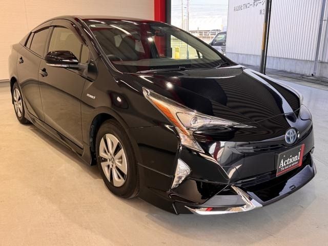 TOYOTA PRIUS 2017 Image 31