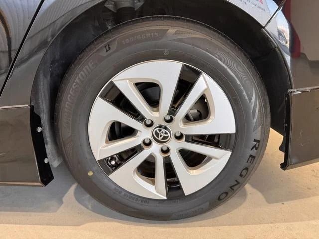 TOYOTA PRIUS 2017 Image 31