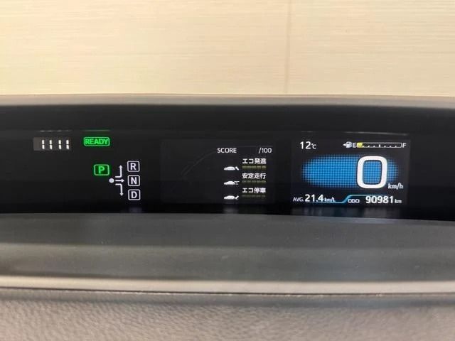 TOYOTA PRIUS 2017 Image 31