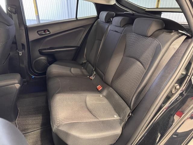 TOYOTA PRIUS 2017 Image 31