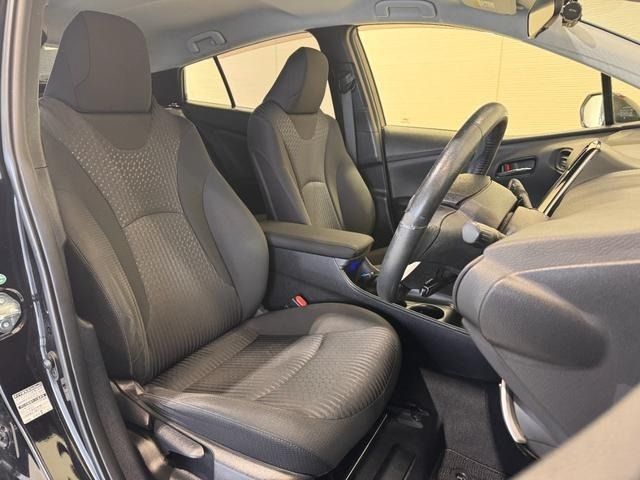 TOYOTA PRIUS 2017 Image 31